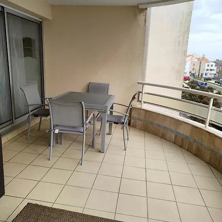 Appartement 2 Pieces Avec Une Grande Terrasse, 3 Etoiles, Wifi, Box Pour Vehicule Et Velos Les Sables-dʼOlonne Exterior foto