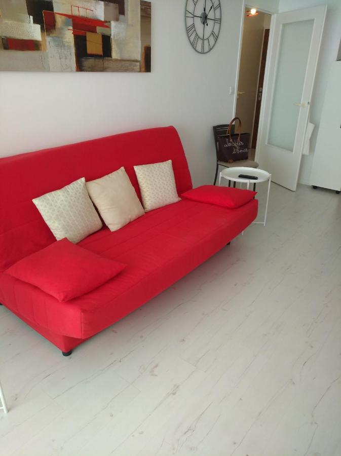 2 Pieces Avec Grande Terrasse, 3 Etoiles, Wifi, Box Pour Vehicule Et Velos Les Sables-d'Olonne