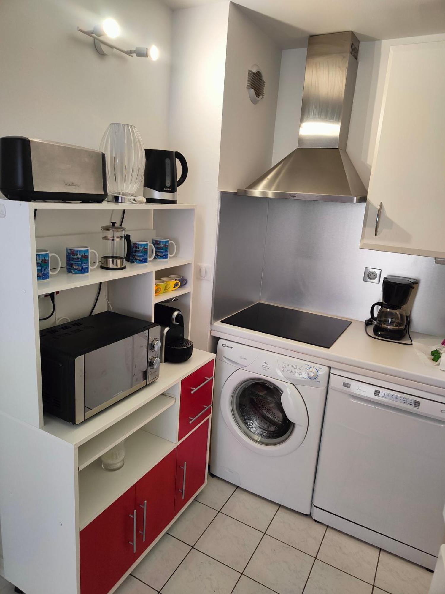 2 Pieces Avec Grande Terrasse, 3 Etoiles, Wifi, Box Pour Vehicule Et Velos Apartment